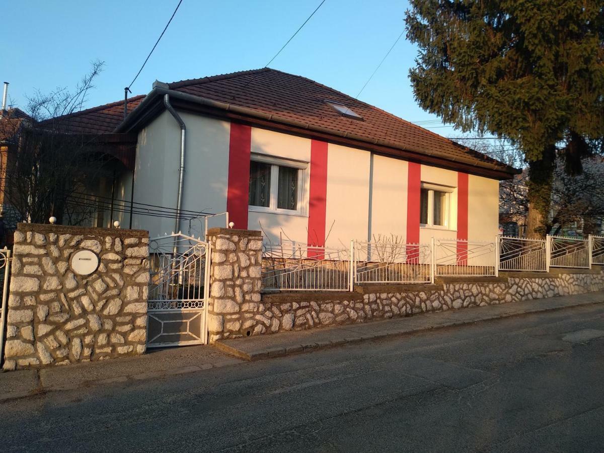 Hotel Füge Vendégház Miskolc Exterior foto